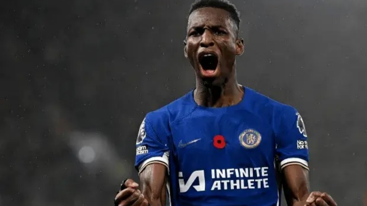 浓眉哥在切尔西比赛中战术调整，夺冠引发热议！AYX SPORTS