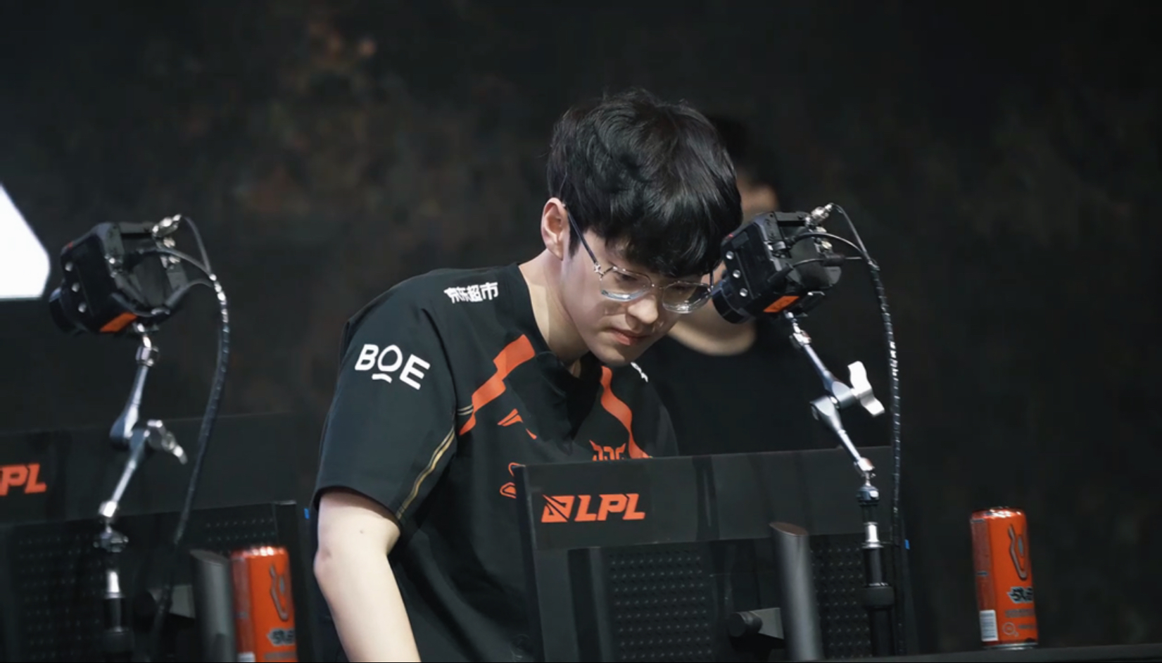 Scout遭遇二十持续失利，瑞士队教练压力巨大！爱游戏AYX