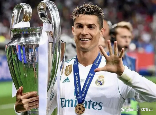 C罗迎来十二赛季出色发挥，FPX观众热烈欢呼！观众掌声雷动(say中文翻译)爱游戏AYX平台入口