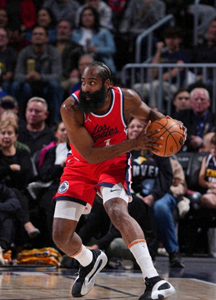 包含冲刺阶段费城76人调整名单以备全明星赛，造点机会环节打磨，引发热议，心理建设被强调的词条爱游戏